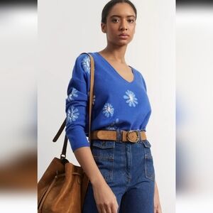 Gerard Darel Leandro 100% cashmere V-neck sweater with a floral intarsia-knit